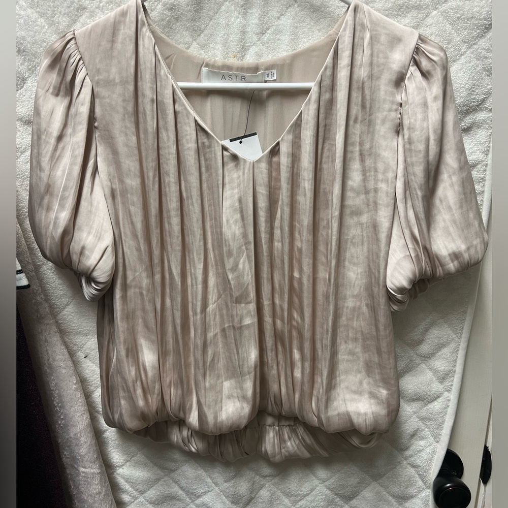 Astr XS silk top, new with tags
